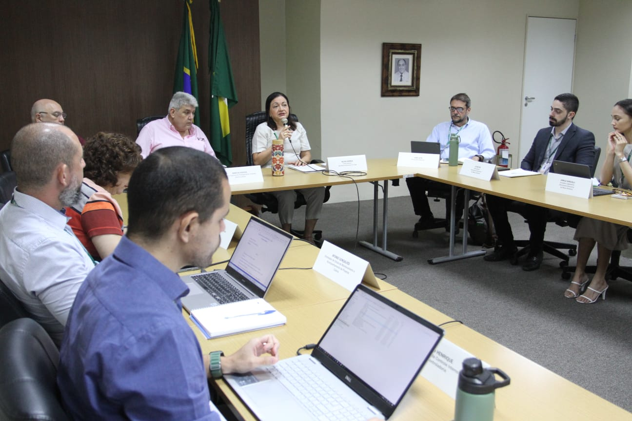 Reunião foi realizada no Salão Nobre da Presidência da Alece