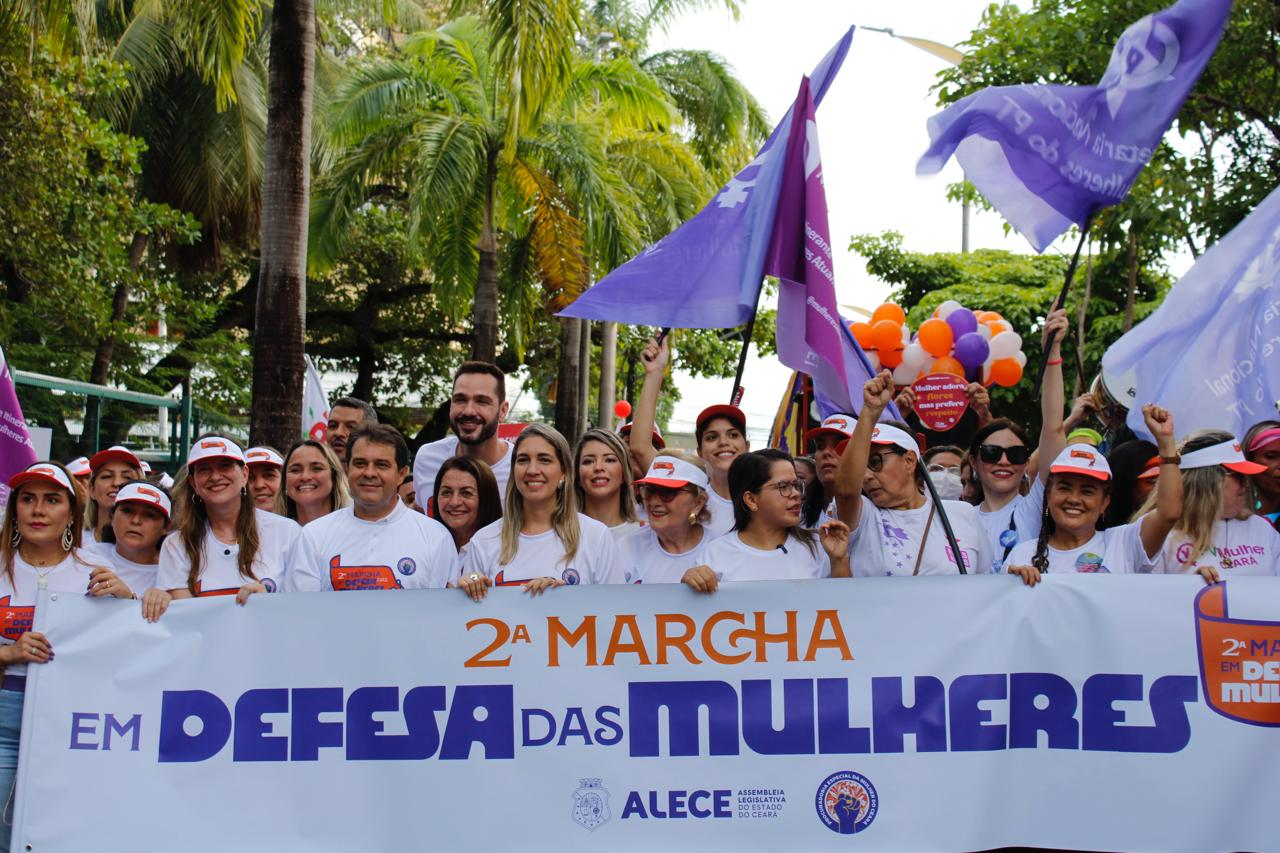 Participantes da Marcha, neste sábado (16/03)