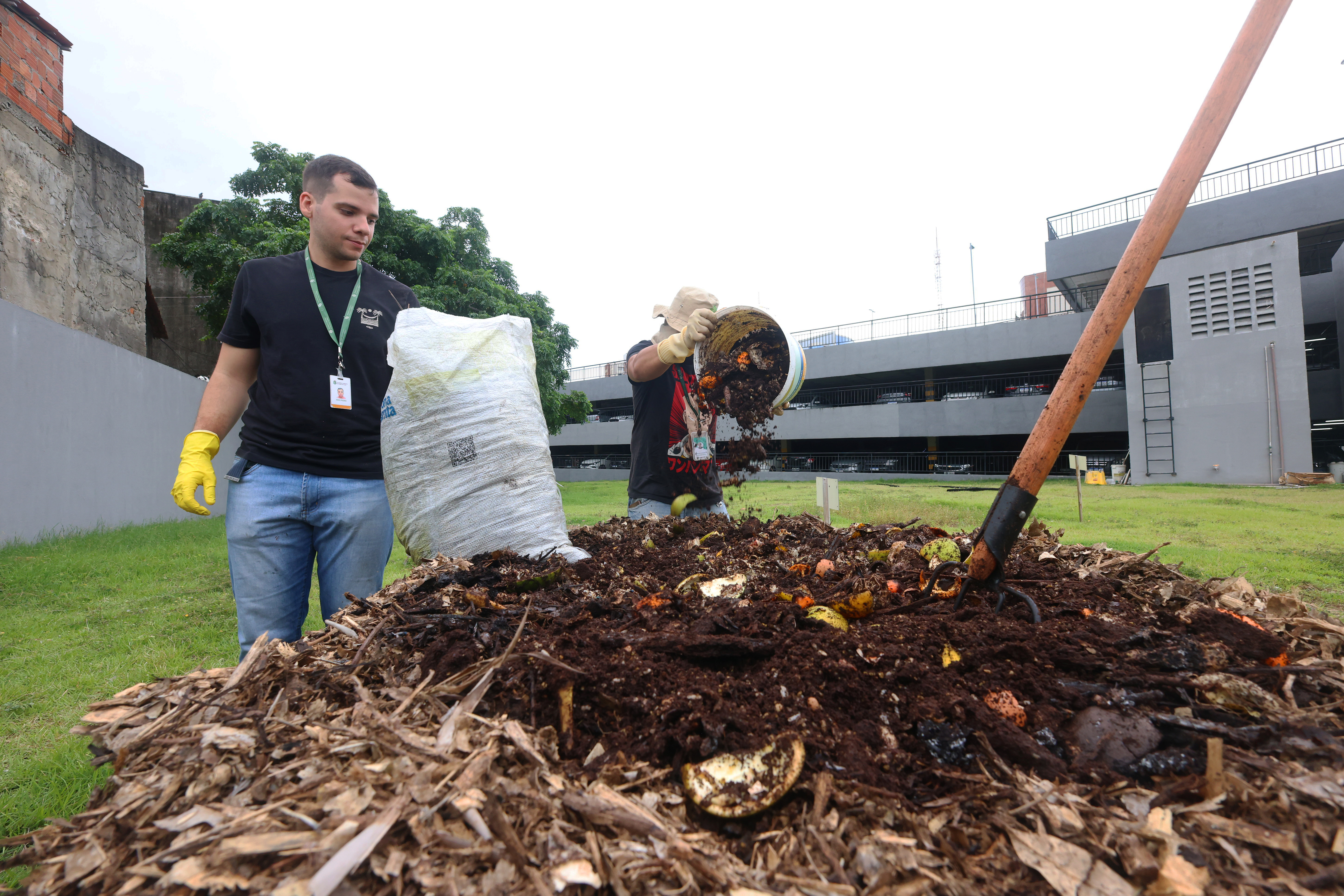 Pátio de compostagem da Alece fica no Anexo III e produz composto orgânico - Foto: Marcos Moura