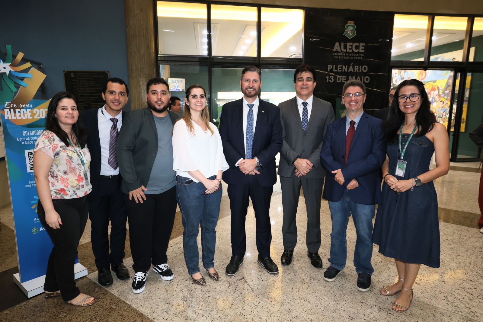 O presidente da Alece, deputado Romeu Aldigueri (PSB) e a equipe da Comunicação Legislativa, responsável pelo Doalece - Foto: Divulgação