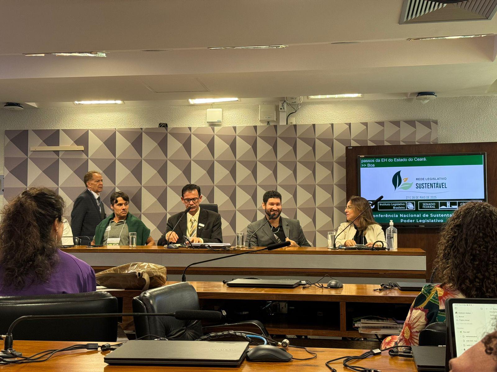 Yuri Passos, orientador da Célula de Sustentabilidade e Gestão Ambiental da Alece, apresentou as ações e práticas da Casa na Conferência - Foto: Divulgação}