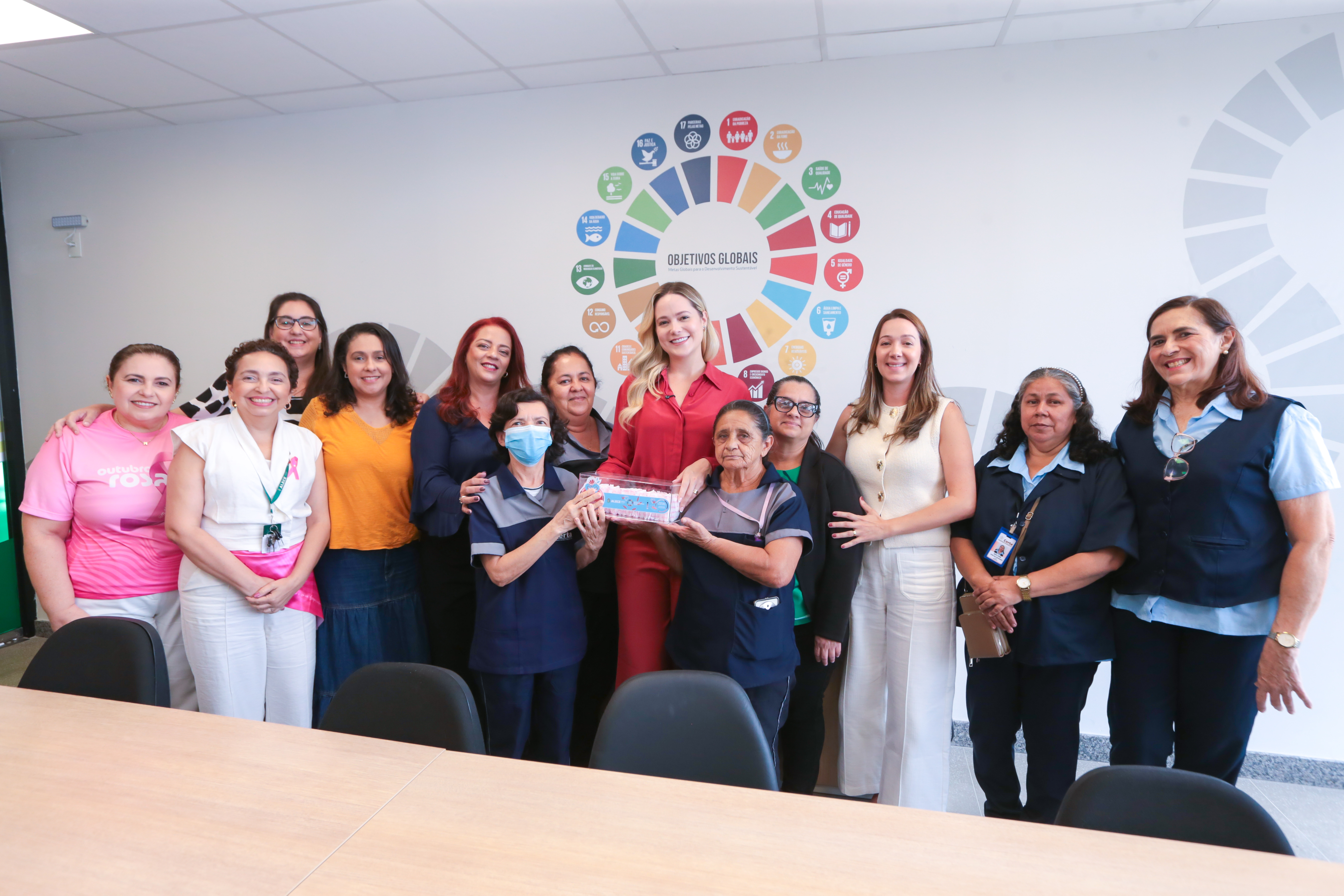 Campanha busca desmistificar tabus sobre menstruação e garantir dignidade menstrual a todas as mulheres que passam pela Alece - Foto: Pedro Albuquerque