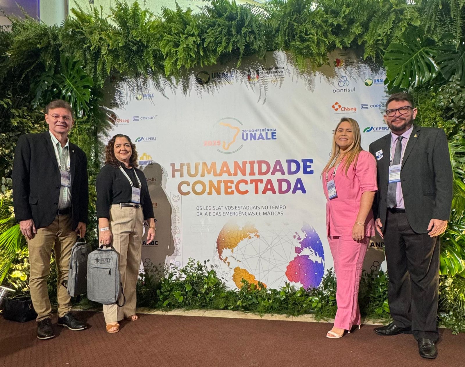 Diretor legislativo Carlos Martins, titular da Codins, Heline Joyce, presidente da Copad, Thailla Castro e analista legislativo Márcio Moreira - Foto: Divulgação