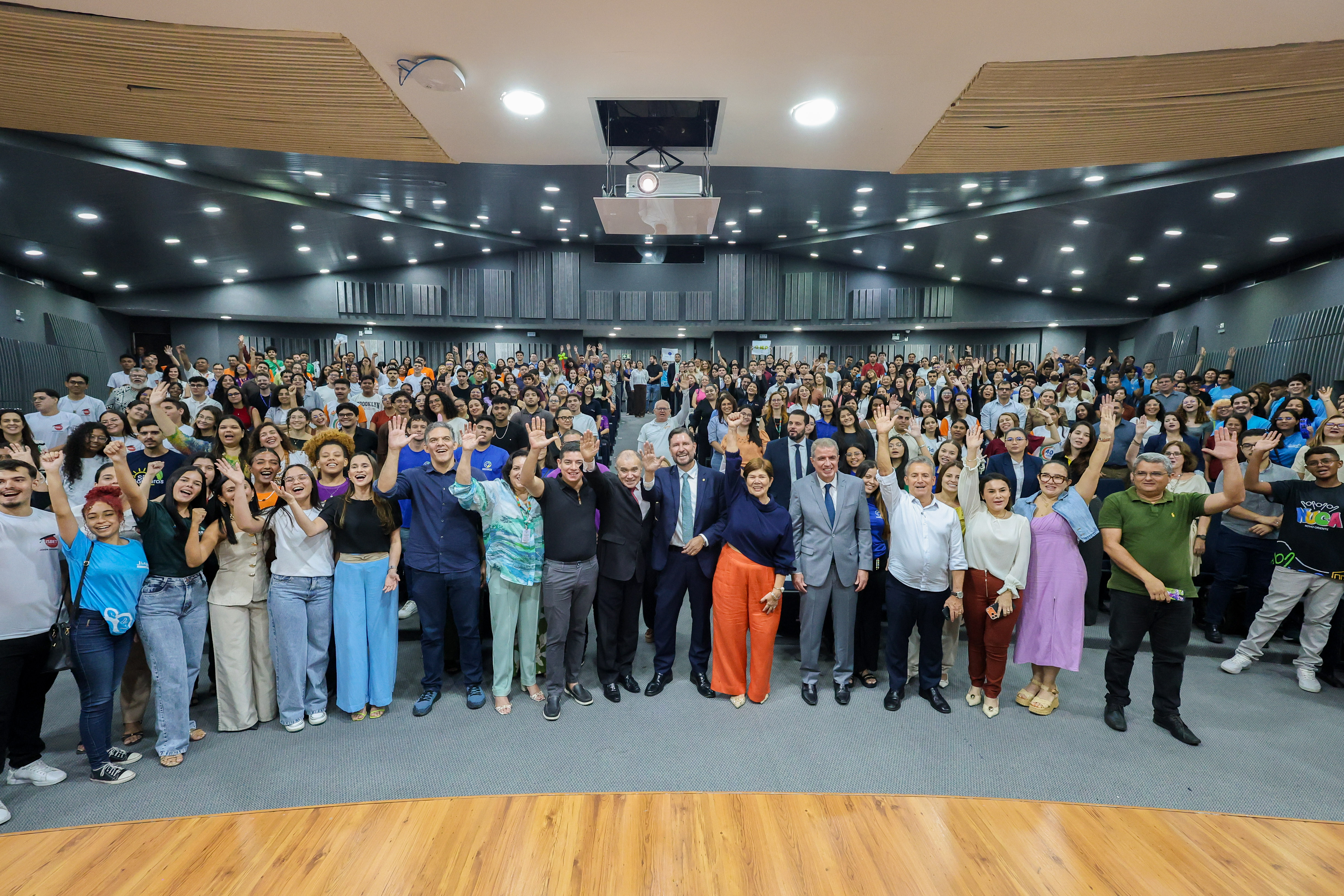 O anúncio foi feito na abertura da 3ª Feira Cearense de Aprendizagem Profissional - Foto: José Leomar