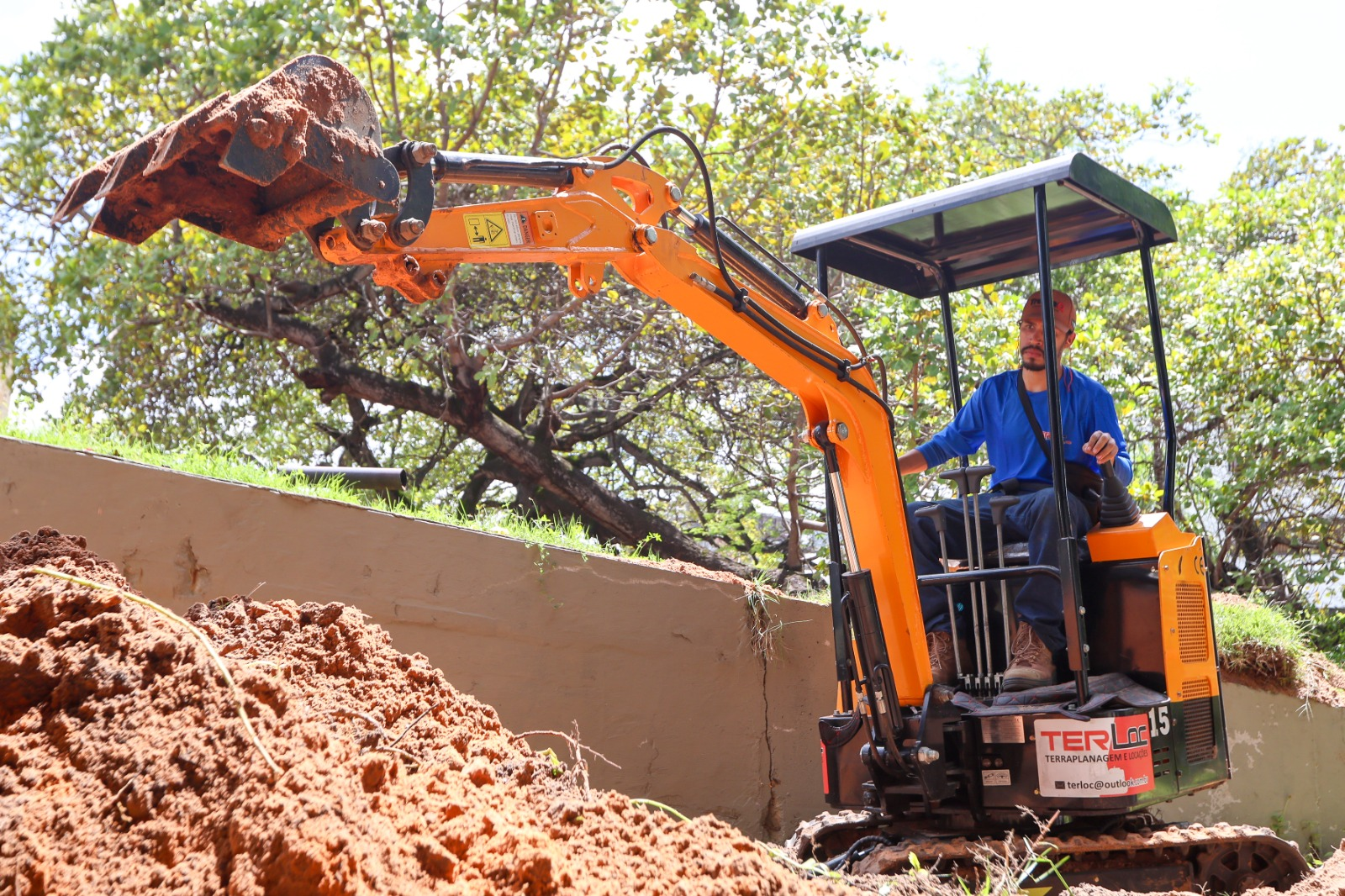 Obras contemplam os jardins da Alece, que vão receber praça, espaço pet, academia ao ar livre, entre outros equipamentos - Foto: Pedro Albuquerque
